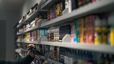 FDA, 미국 국경에서 허가 없는 전자담배 '수입 경보'