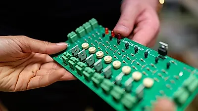 [대한민국] 메모리 반도체 부활로 ICT 수출 감소세 완화