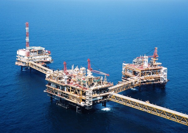 LNG 생산량을 연간 1억 2,600만 톤(mtpa)으로 늘리는 것을 목표로 하고 있다. 카타르가스