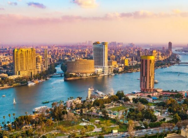 구제금융에도 웃지 못하는 이집트 "개혁 없이는 경제 회복 요원"