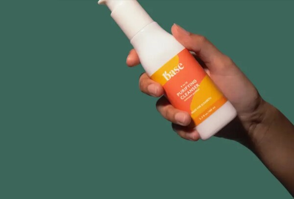 베이스는 MZ세대를 겨냥한 지속가능한 비건 제품군을 꾸준히 선보일 계획이다[출처=베이스]