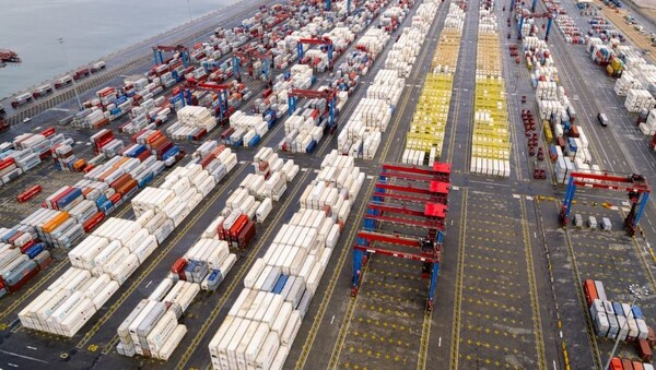 이집트는 최근 수에즈 운하를 녹색수소 산업 허브로 탈바꿈시키려 노력하고 있다 