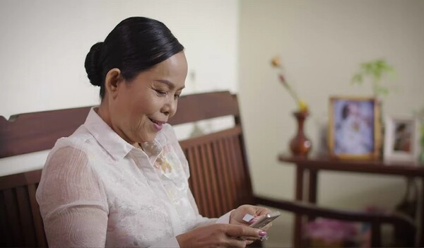 현재 대부분의 캄보디아인들은 스마트폰을 소지하고 있다. 캄보디아통신규제국