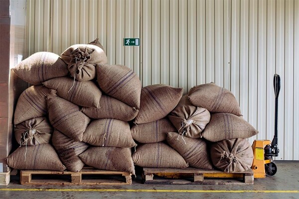 전문가들은 농업용 비료 가격 인상이 전체적인 비용을 증가시키고 있다고 지적했다. 캐슈넛컴퍼니