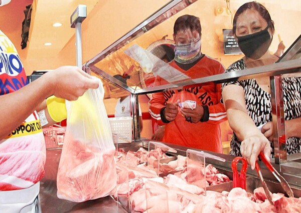 냉동 돼지고기 재고가 사상 처음으로 10만MT을 돌파했다. 필리핀 돼지고기 생산자 연맹