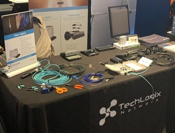 파키스탄 정부는 세금 인센티브를 제공하고 IT 파크 및 인큐베이터를 설립하는 등 IT 서비스 수출 산업의 성장을 지원하기 위한 조치를 취하고 있다.  테크로직스