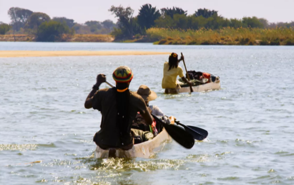 앙골라는 광대한 수로 네트워크를 보유하고 있다. 앙골라맵
