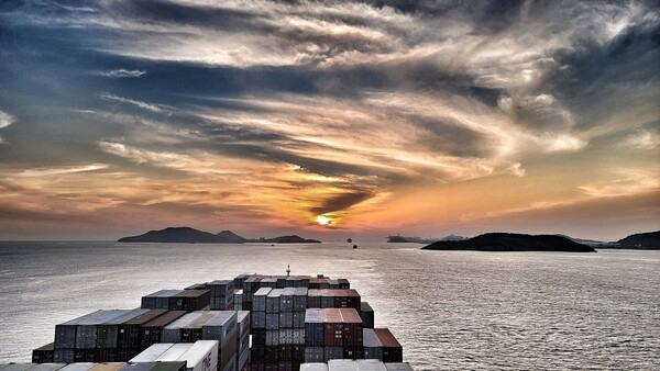 아세안과 유럽연합에 대한 인도네시아의 수출액은 각각 39억 7,000만 달러와 15억 6,000만 달러였다.머스크