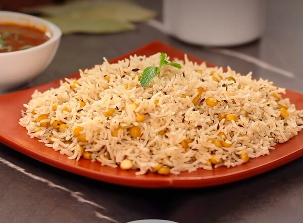 인도에서는 몬순 강우로 농작물이 대대적인 피해를 입었다. Daawat