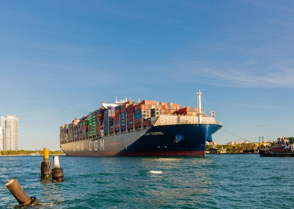 AI 서버에 대한 수요 상승도 대만의 수출 주문을 뒷받침했다.CMA CGM