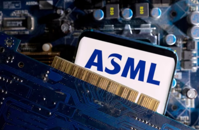 중국, 네덜란드의 ASML 수출 통제 확대에 강력한 '불만' 표명