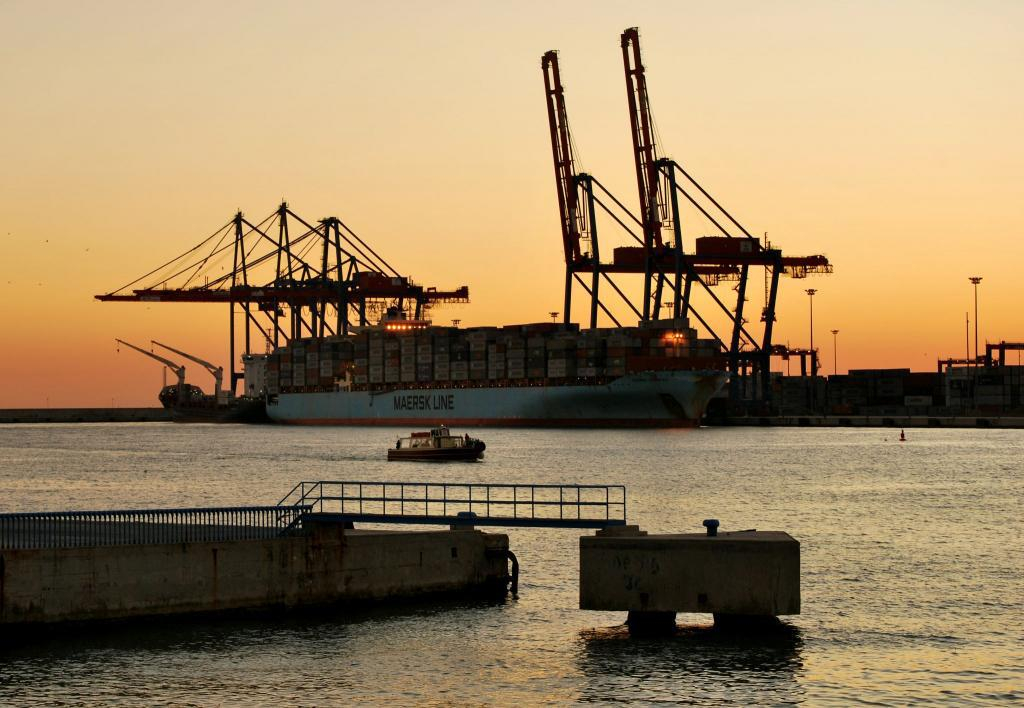 [기획-무역 FOCUS] 美 로스앤젤레스항 수입 물동량 급증…연말 쇼핑 대비 '선제 확보' 움직임