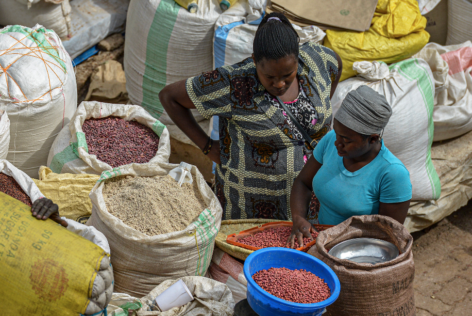 [기획-메르코스코프] 달러 약세에 숨통 트이나...파월, 중동·아프리카 무역의 명암 갈라